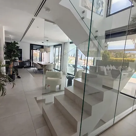 Villa Luxury With Breathtaking Views In By Lodgerstrip *