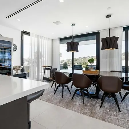 Luxury With Breathtaking Views In By Lodgerstrip * Marbella