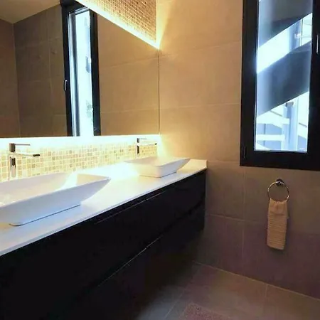 Luxury With Breathtaking Views In By Lodgerstrip *