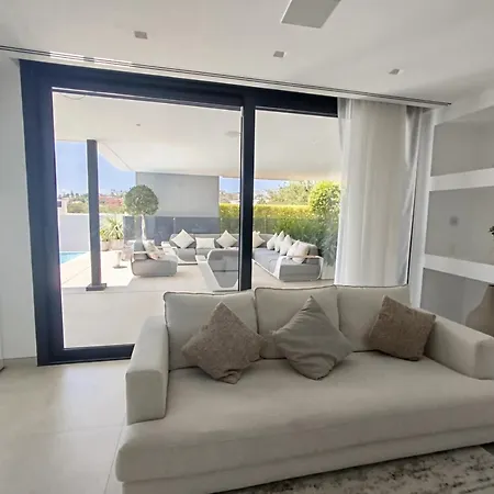 Luxury With Breathtaking Views In By Lodgerstrip Villa Marbella