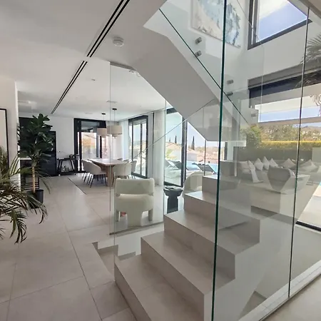 Luxury With Breathtaking Views In By Lodgerstrip