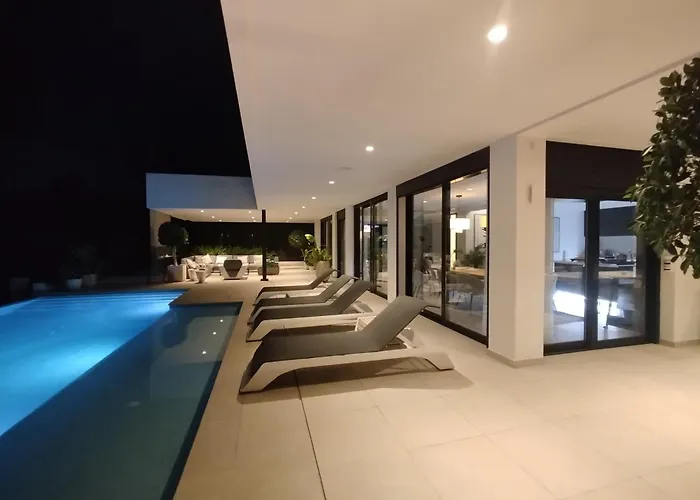 Villa Luxury With Breathtaking Views In By Lodgerstrip