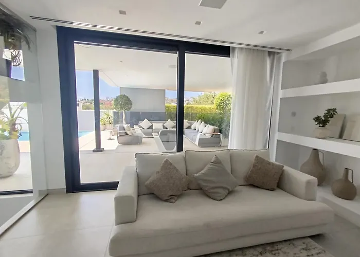 Luxury With Breathtaking Views In By Lodgerstrip Villa Marbella