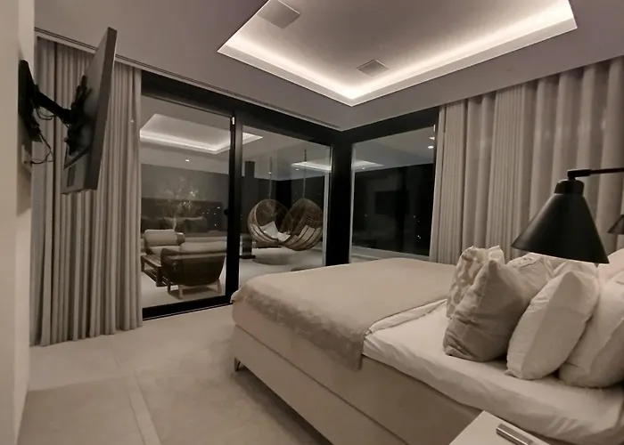 Luxury With Breathtaking Views In By Lodgerstrip Marbella