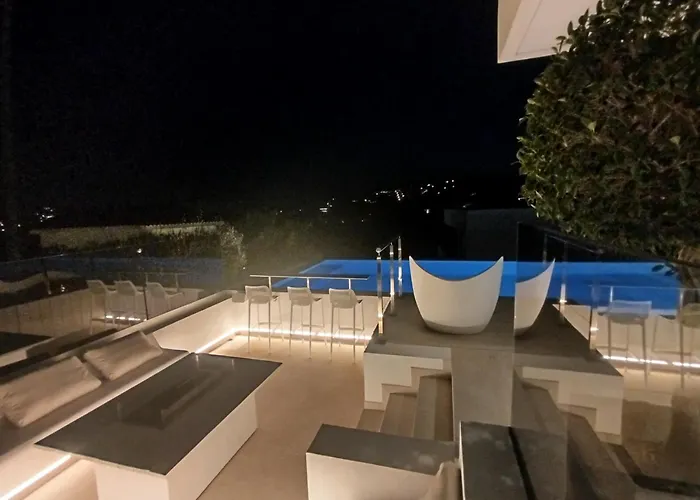 Luxury With Breathtaking Views In By Lodgerstrip *