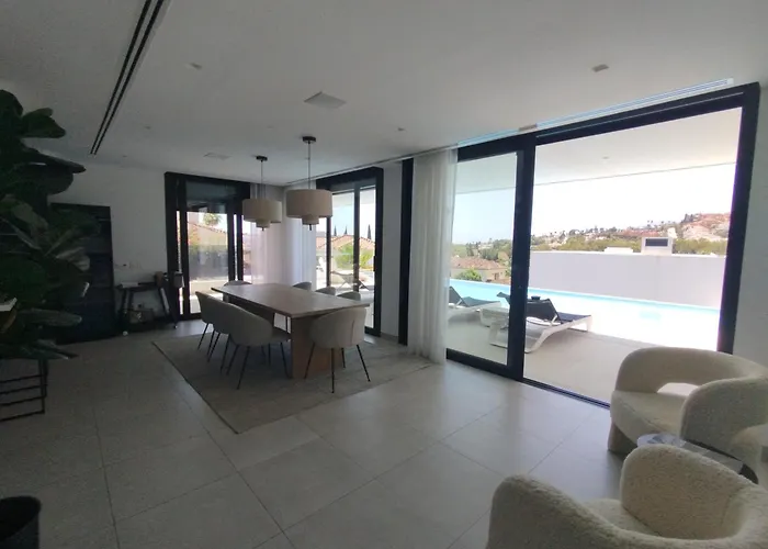 Luxury With Breathtaking Views In By Lodgerstrip * Marbella