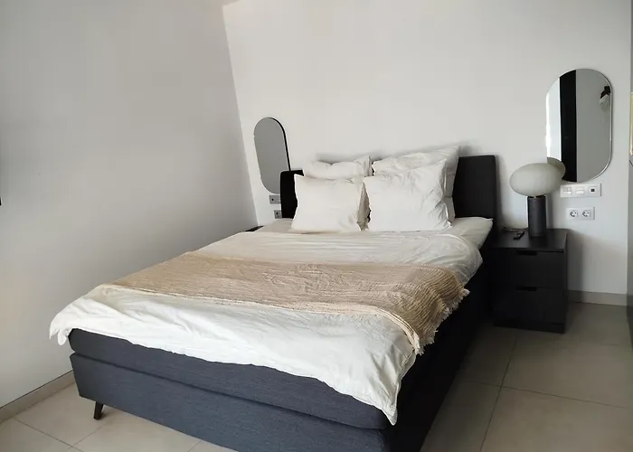 Luxury With Breathtaking Views In By Lodgerstrip Villa