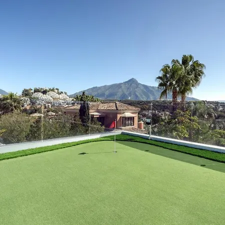 Luxury With Breathtaking Views In By Lodgerstrip * ماربيا