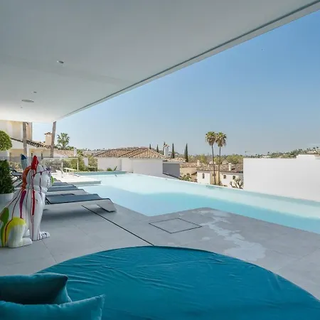 Luxury With Breathtaking Views In By Lodgerstrip 빌라 *