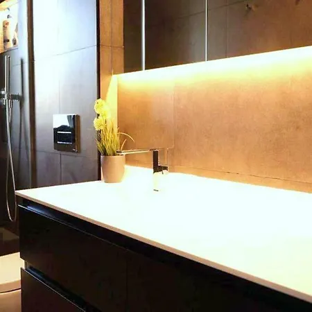 Luxury With Breathtaking Views In By Lodgerstrip 빌라 *