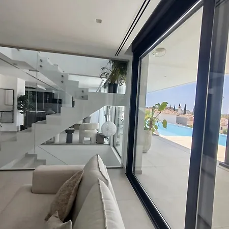 Luxury With Breathtaking Views In By Lodgerstrip ماربيا