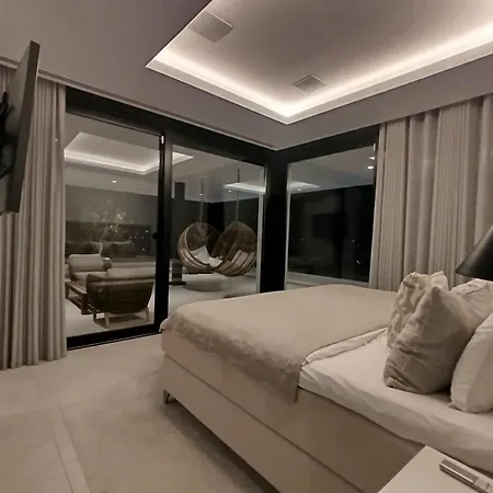 Luxury With Breathtaking Views In By Lodgerstrip 마르베야