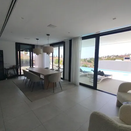 Luxury With Breathtaking Views In By Lodgerstrip * 마르베야
