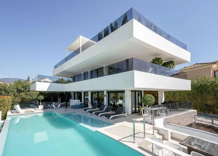Vila Luxury With Breathtaking Views In By Lodgerstrip