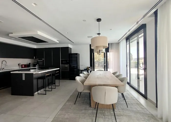 Luxury With Breathtaking Views In By Lodgerstrip Vila *