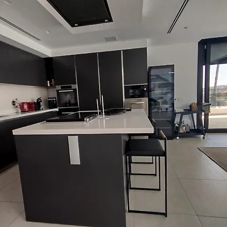 Luxury With Breathtaking Views In By Lodgerstrip *