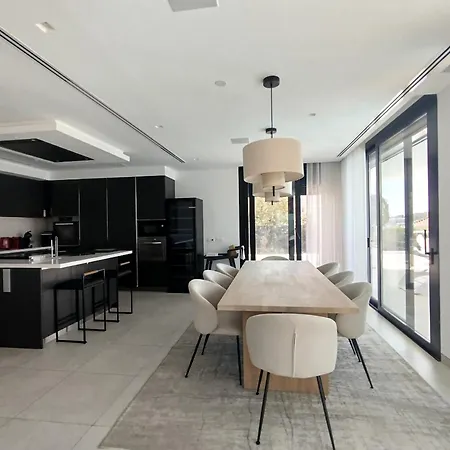 Luxury With Breathtaking Views In By Lodgerstrip Villa *