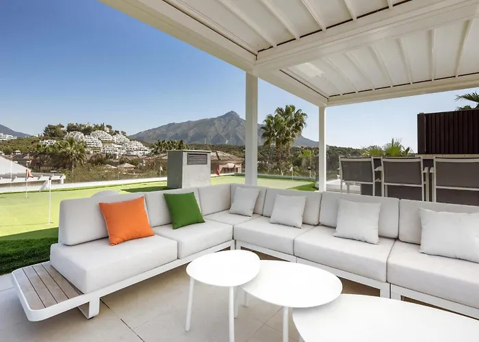 Luxury With Breathtaking Views In By Lodgerstrip *