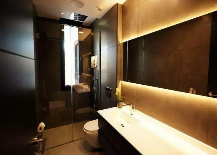 Luxury With Breathtaking Views In By Lodgerstrip