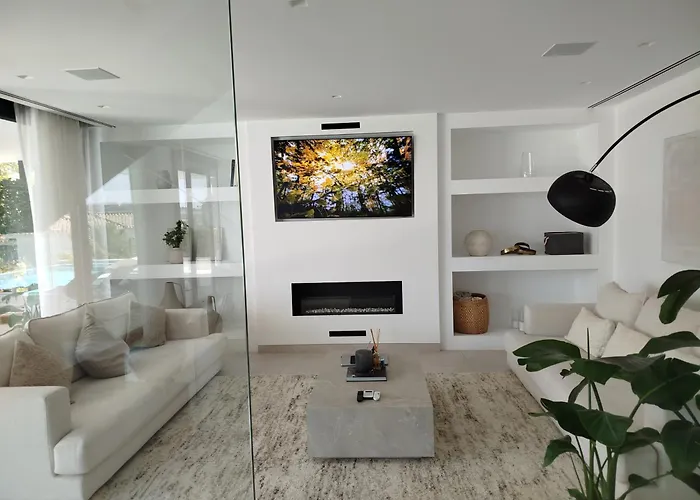 Luxury With Breathtaking Views In By Lodgerstrip Marbella